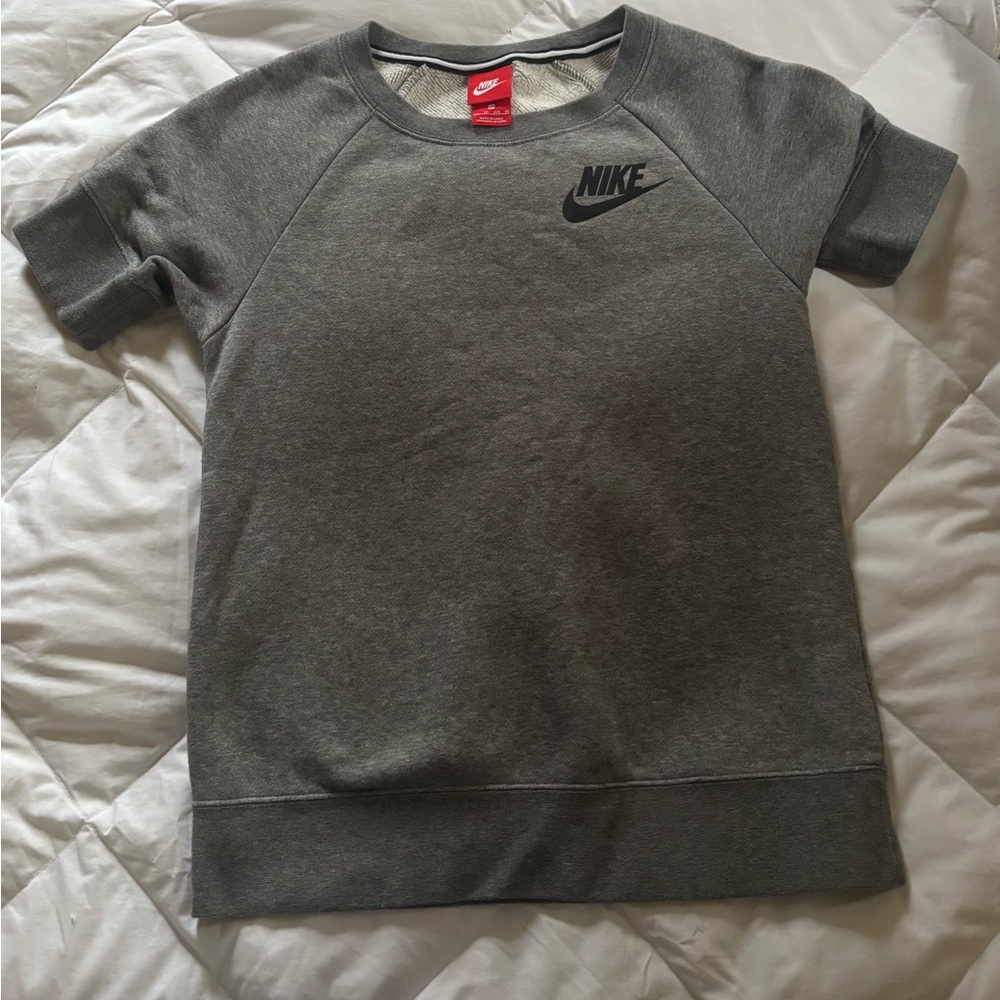 Women’s Nike Gray Short Sleeve Crew Sweatshirt
